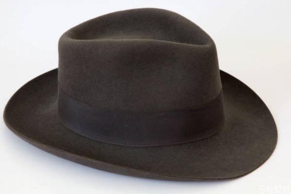 礼帽怎么挑选，如何挑选合适的帽子