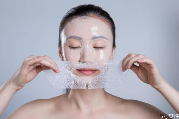 补水面膜有什么作用，长期用补水面膜的好处