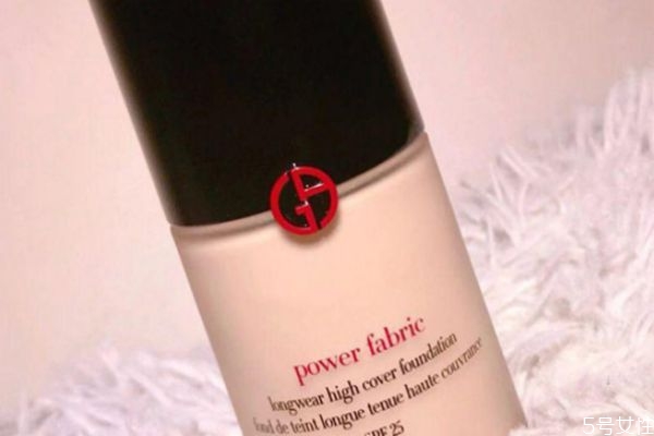 阿玛尼粉底黄皮选几号，阿玛尼权力粉底液2号3号区别