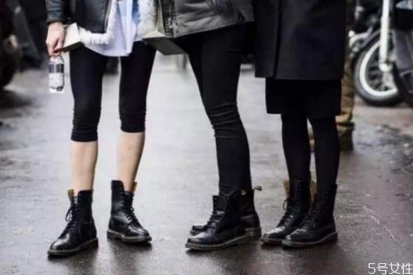 马丁靴折痕如何恢复，马丁靴前面皱了怎么办