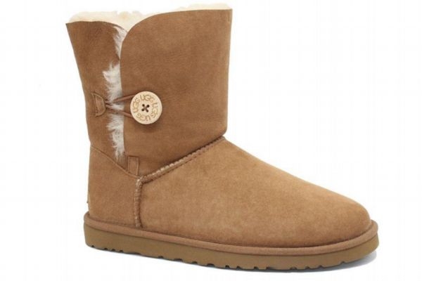 ugg雪地靴可以水洗吗，ugg雪地靴可以碰水吗