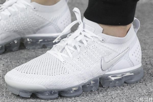 球鞋气垫会自然漏气吗，球鞋气垫漏气能用吹风机吹吗