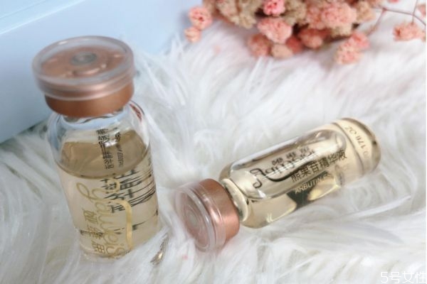熊果苷原液适合油性肌肤吗，熊果苷原液的使用方法