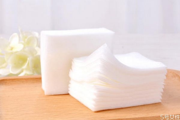 化妆棉可以用来做什么，化妆棉适合什么皮肤用