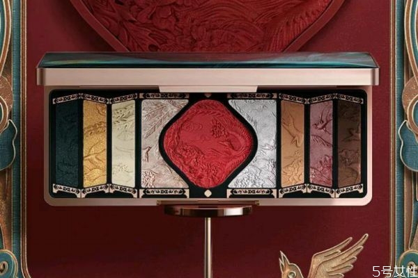 花西子眼影盘好用吗，花西子眼影盘教程