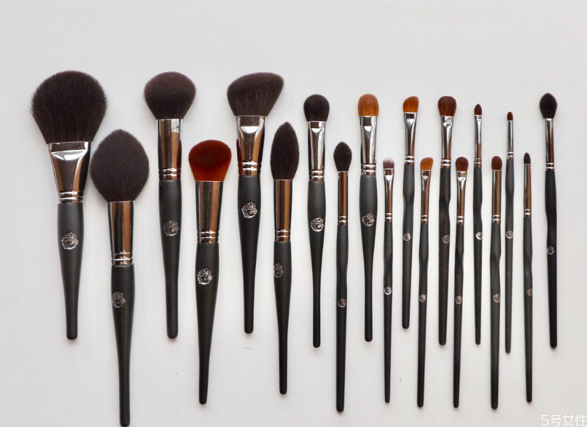 艾诺琪化妆刷哪个系列好用，艾诺琪化妆刷什么档次