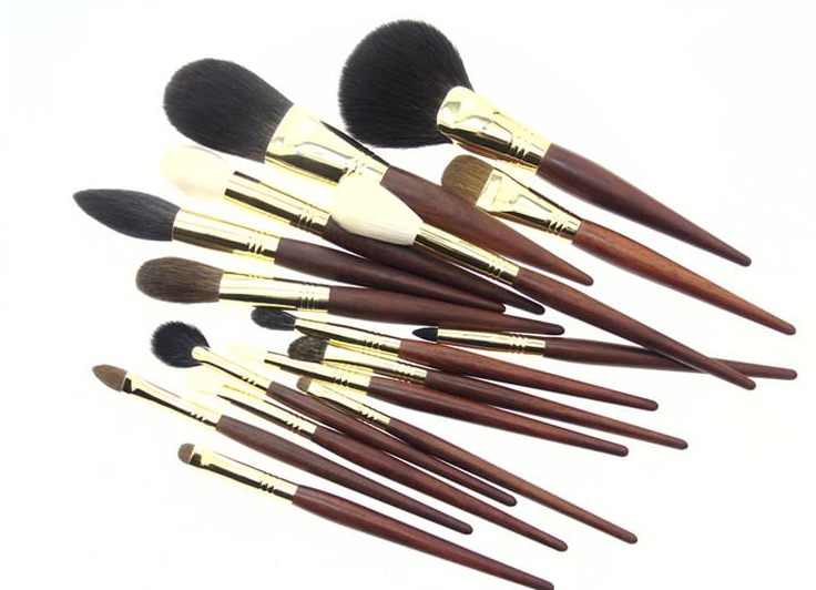 琴制化妆刷哪个系列好，琴制化妆刷什么价位