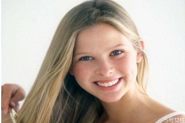 头发柔顺剂能天天用吗，头发柔顺剂多久用一次