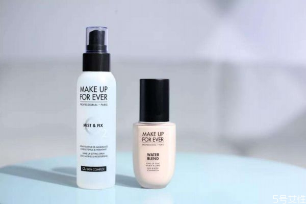 定妆喷雾一天可以喷几次，定妆喷雾怎么用才正确