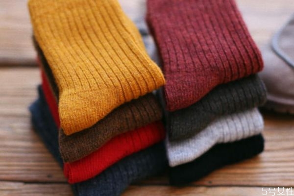 中袜和长袜什么区别，筒袜和丝袜的区别