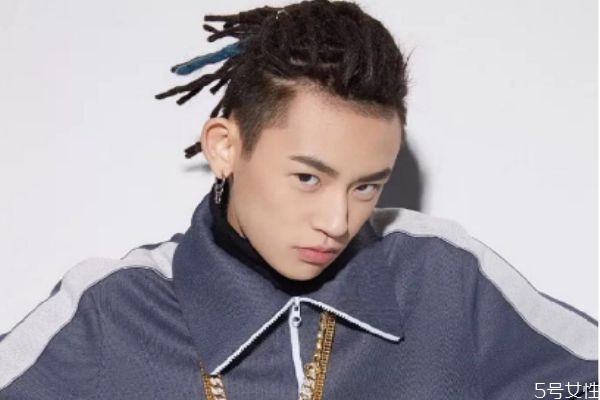 脏辫怎么养护，自己编了脏辫怎么洗头