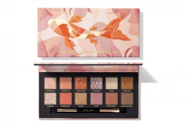 ​完美日记锦鲤盘是限定吗，完美日记锦鲤盘眼影试色