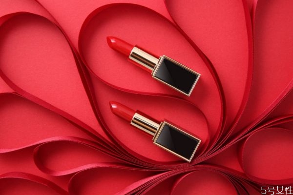 天气热口红会化吗，口红放冰箱多久拿出来