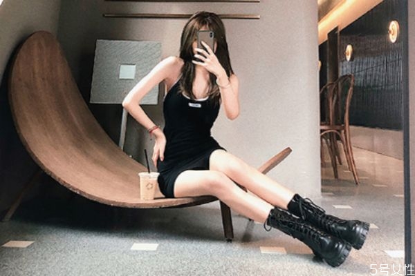 短靴长度为多少显腿长，什么款式的短靴显腿长