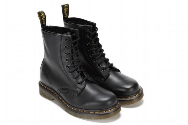 马丁靴里面褪色怎么办，马丁靴里面怎么清洗