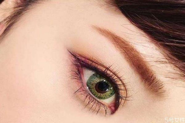 五官太集中怎么办，五官长得紧凑怎么改善