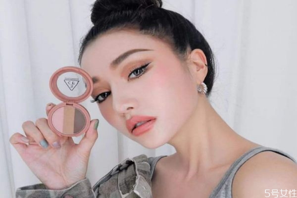 欧美眉毛怎么化，欧美妆的特点