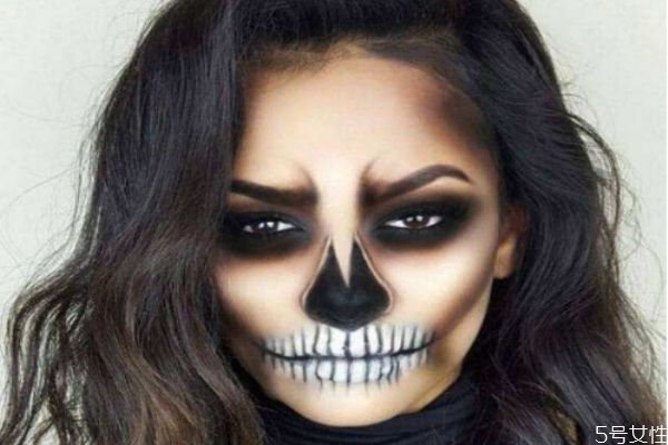 恐怖骷髅妆的画法，毛戈平骷髅妆的画法