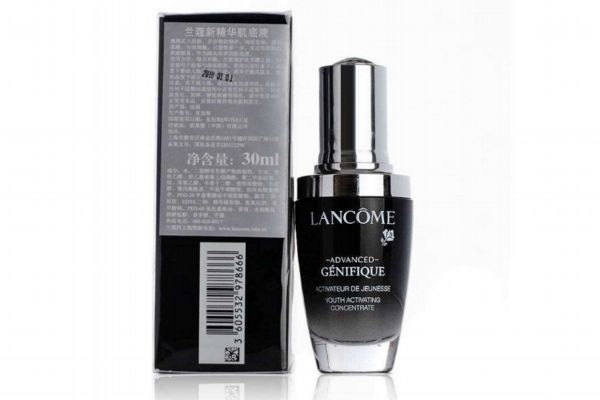 精华水和肌底液先用哪一个，肌底液多大年龄开始使用