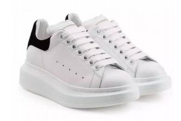 小白鞋有异味怎么去除，鞋内异味去除方法