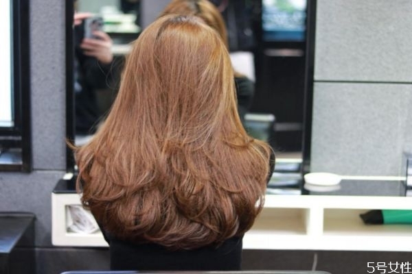 染发剂的危害有哪些，一年染发几次最安全