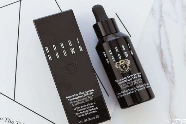 芭比波朗虫草粉底液新版和老版有什么不同，两款新旧对比