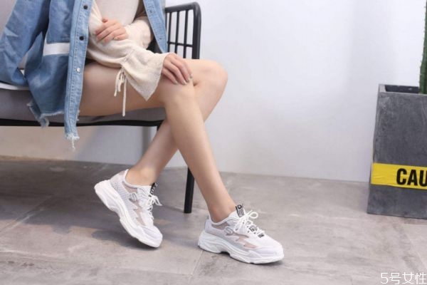 老爹鞋怎么搭好看，老爹鞋好看的搭配