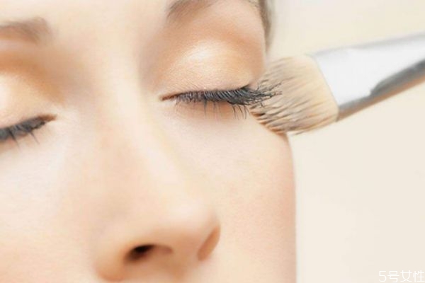 没有卸妆水可以用香皂吗，忘记带卸妆的如何急救