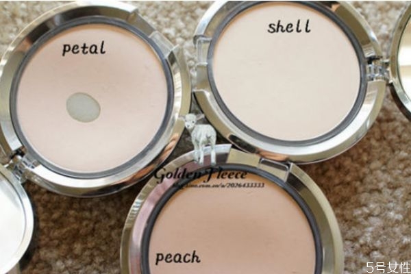 香缇卡粉饼色号怎么选，香缇卡粉饼使用技巧