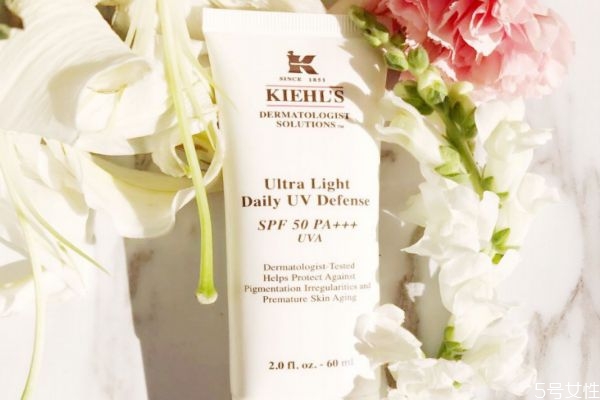 科颜氏防晒和兰蔻防晒哪个好用，科颜氏防晒霜适合肤质