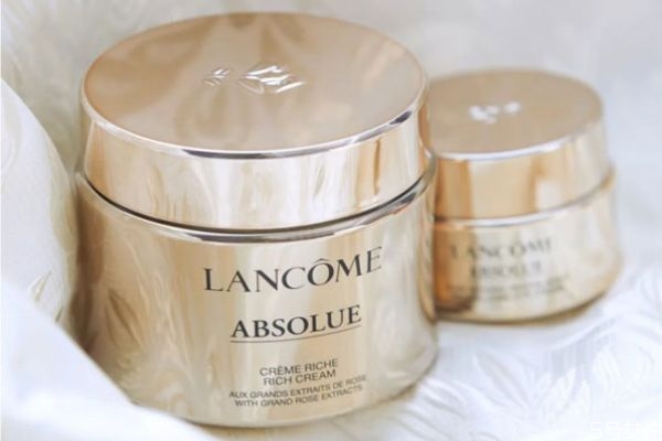 兰蔻菁纯面霜和海蓝之谜哪个好用，兰蔻菁纯面霜使用方法