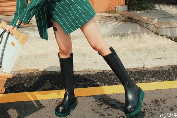 靴子怎么预防褶皱，长靴脚踝处褶皱的原因