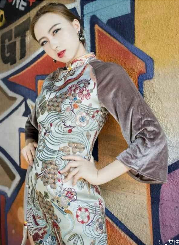 冬天的旗袍有哪些款式，冬天旗袍的三种搭配