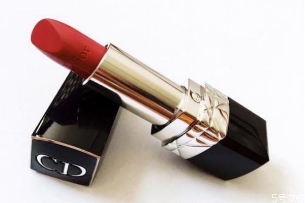 迪奥口红为什么有气孔，迪奥口红表面有水珠是怎么回事