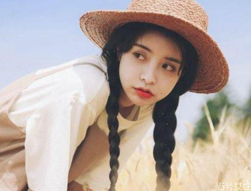 齐刘海戴什么帽子，冬天齐刘海怎么戴帽子