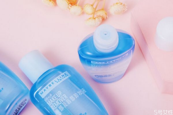 美宝莲眼唇卸妆液需要乳化吗，美宝莲眼唇卸要摇匀吗