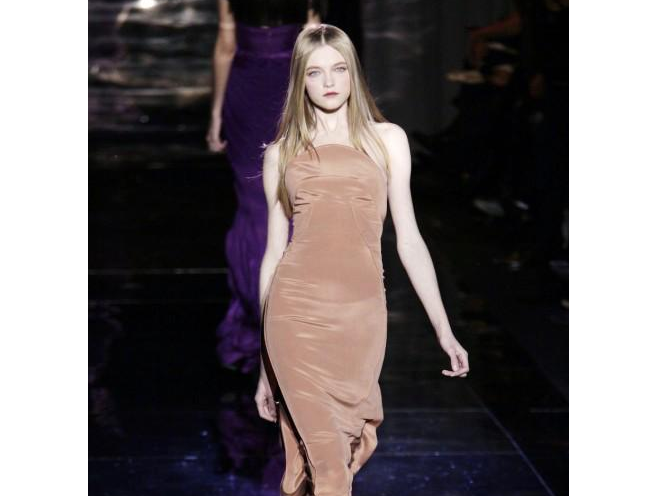 为什么超模大多是平胸，超模脸是什么脸型