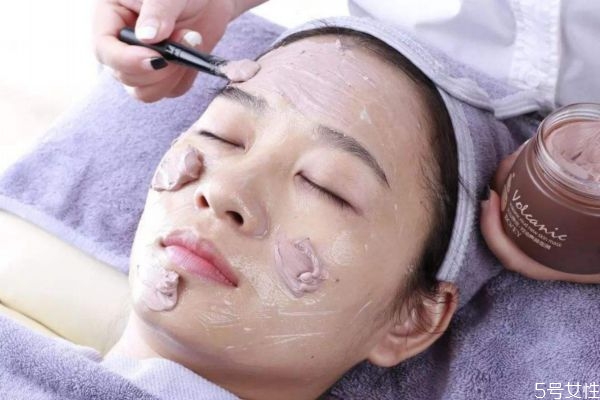 泥膜用完可以用面膜吗，泥膜用完用补水面膜吗