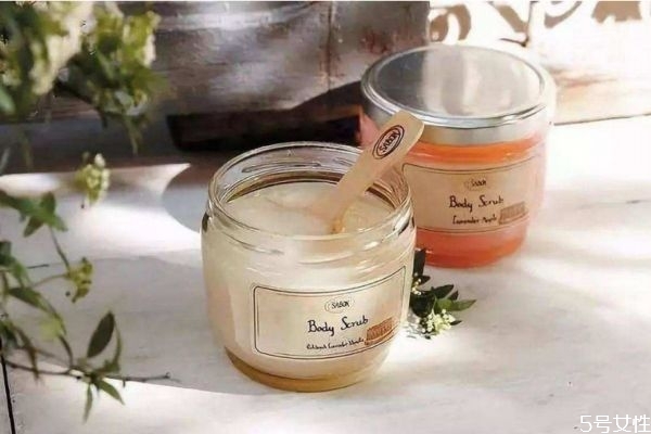 磨砂膏可以当洗面奶么，磨砂膏和洗面奶那个先用