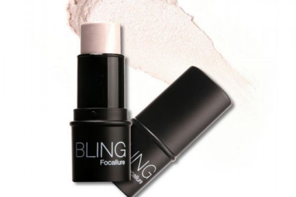 高光棒可以直接用吗，不化妆可以涂高光吗