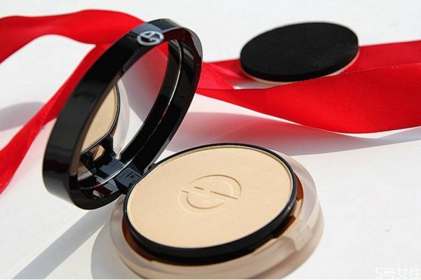 粉饼可以代替bb霜吗，油皮适合什么粉饼定妆