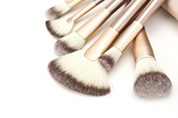 化妆刷放在哪里晾干，化妆刷洗后不蓬松怎么办