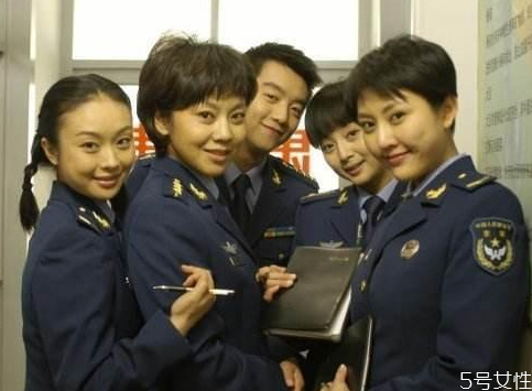 军人制服可以随便穿吗，军人制服颜色区分