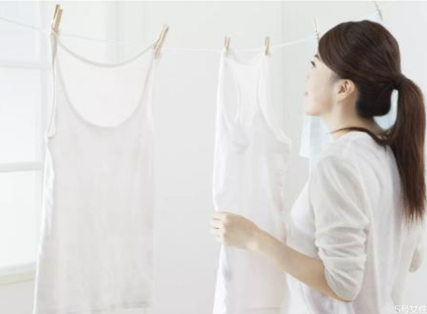 衣服洗完为什么有臭味，怎么拯救晒臭的衣服