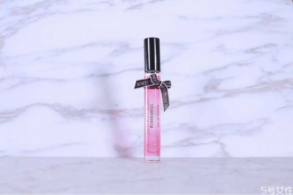 滚珠香水好还是喷雾好，滚珠香水的正确使用方法