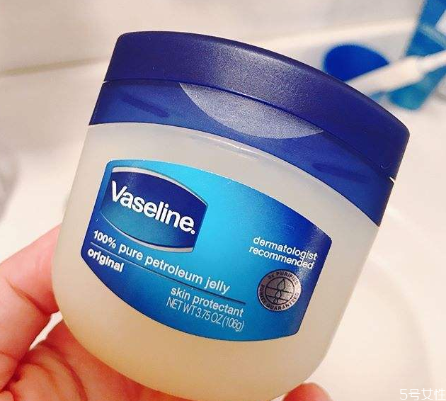 凡士林擦脸有什么危害，凡士林涂脸可以过夜吗