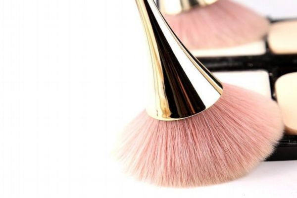 蜜粉刷用什么毛比较好，蜜粉刷可以当腮红刷吗