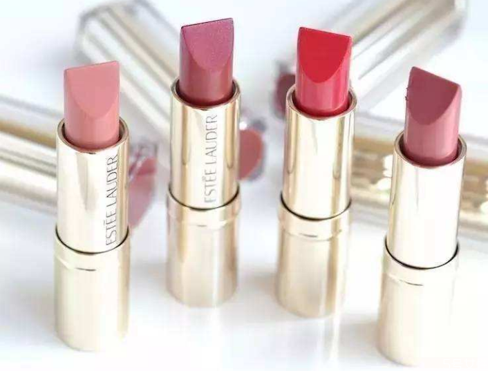 唇蜜和口红哪个先用，唇蜜和口红可以一起使用吗