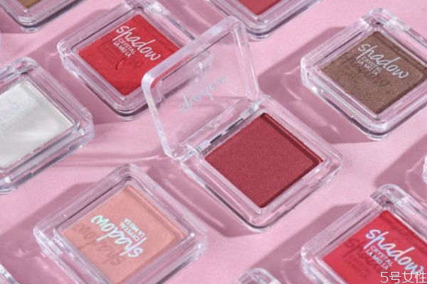 单色眼影怎么画自然，单色眼影怎么涂好看