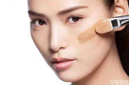 粉底液试色方法，粉底液试色正确打开方式